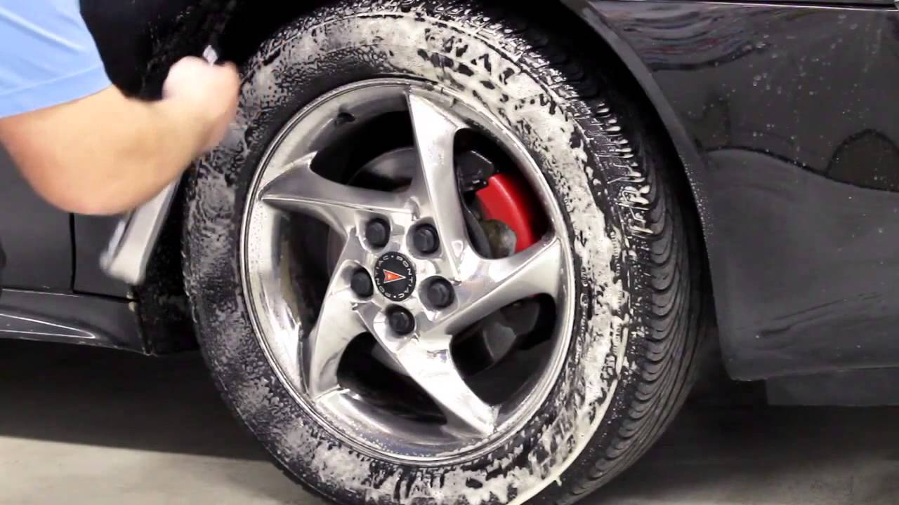 Cómo limpiar las ruedas del coche?. Tips y consejos - Audioledcar BLOG